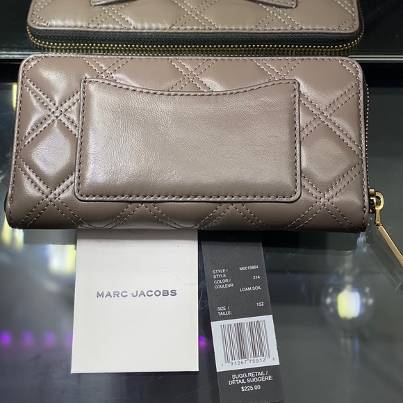 NEW! The Marc Jacobs Quilted Leather Wallet - Picture 3 of 8